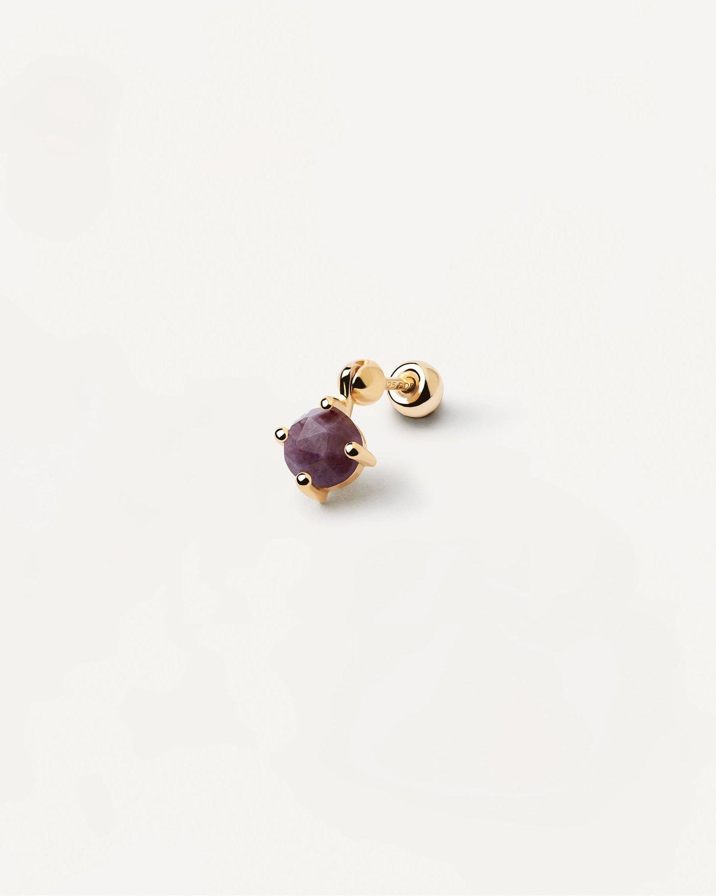 Sortiment 2024 | Kimi Charoit Einzelner Ohrring. Vergoldeter Piercing-Ohrring mit violettem Edelsteinanhänger im Rundschliff. Erhalten Sie die neuesten Produkte von PDPAOLA. Geben Sie Ihre Bestellung sicher auf und erhalten Sie diesen Bestseller. Kostenloser Versand.