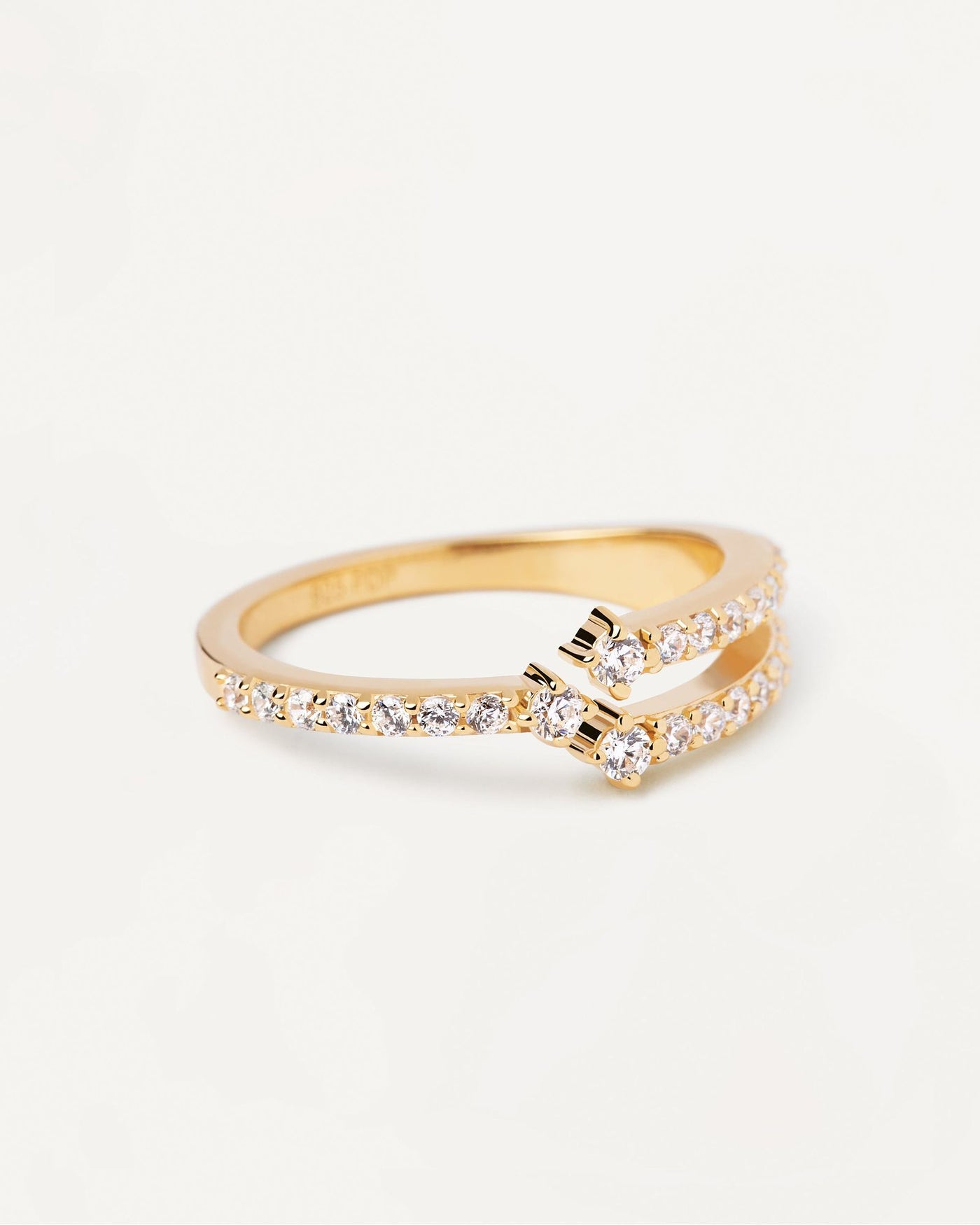 2024 Selection | Sisi Ring. Shiny zirconia ring in gold-plated silver. Get the latest arrival from PDPAOLA. Place your order safely and get this Best Seller. Free Shipping.