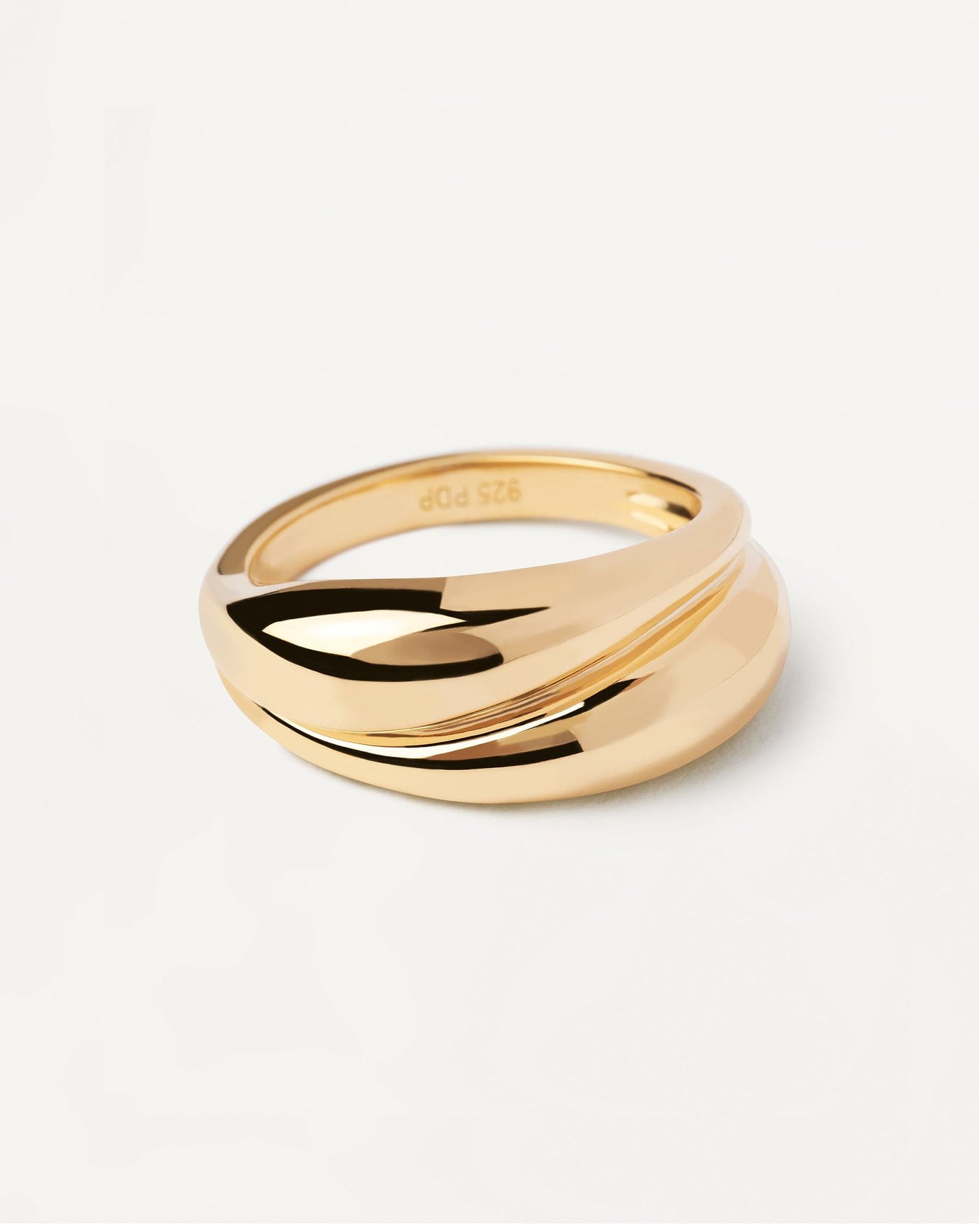 Sortiment 2024 | Desire Ring. Gewagter, kurviger Ring aus vergoldetem Sterlingsilber. Erhalten Sie die neuesten Produkte von PDPAOLA. Geben Sie Ihre Bestellung sicher auf und erhalten Sie diesen Bestseller. Kostenloser Versand.