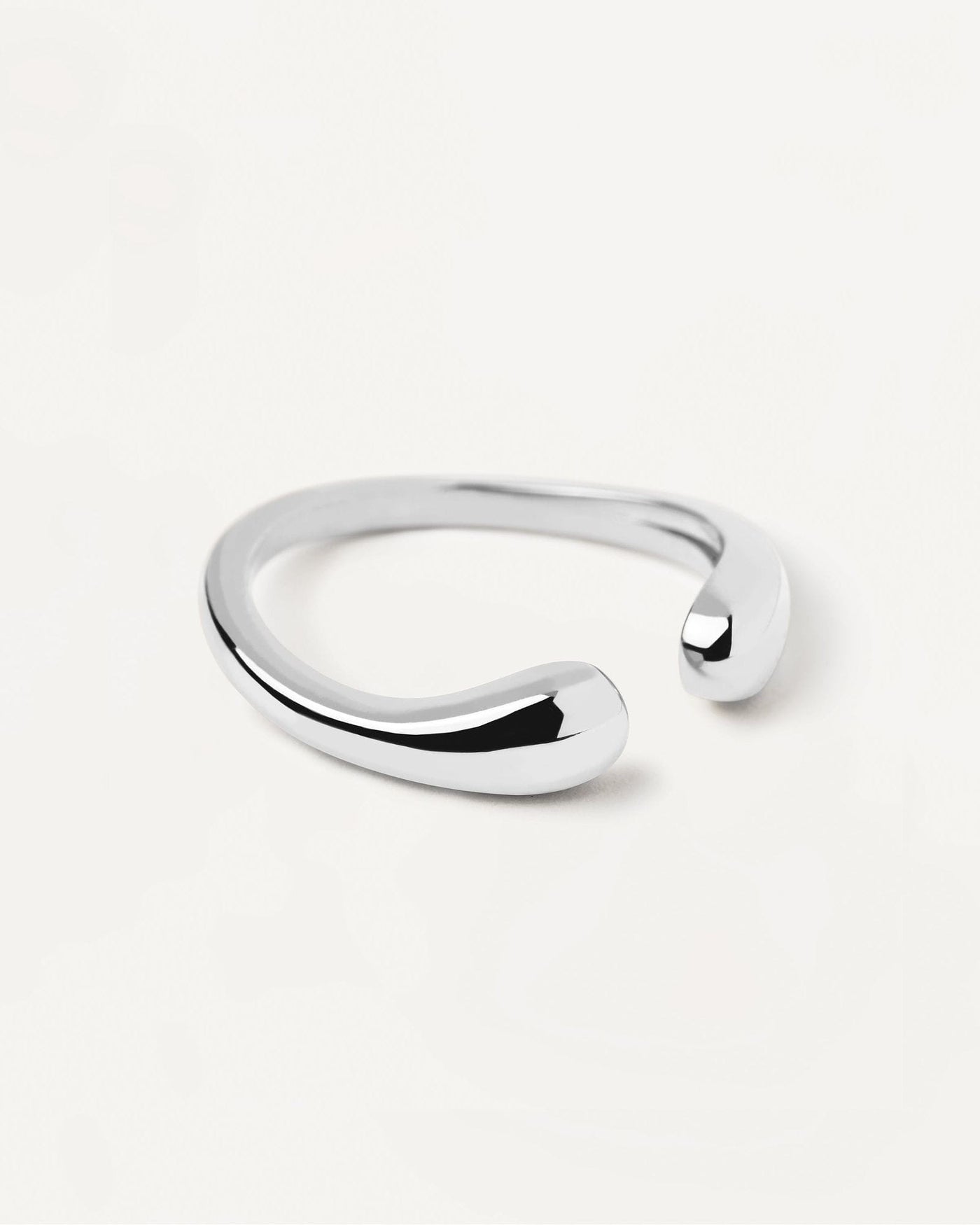 2024 Selection | Crush Silver Ring. Bold and curvy unclosed-ring in sterling silver. Get the latest arrival from PDPAOLA. Place your order safely and get this Best Seller. Free Shipping.
