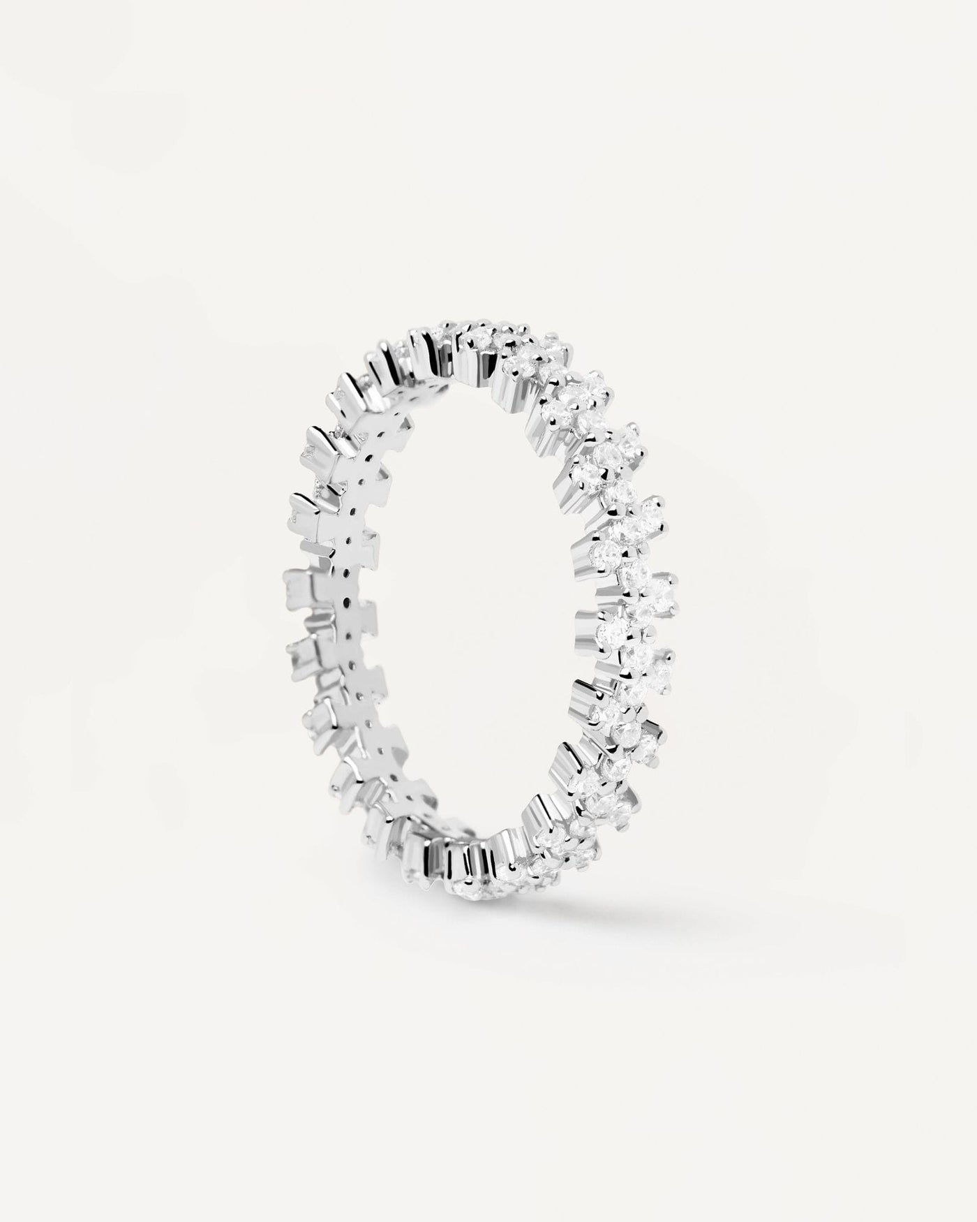 Sortiment 2024 | Crown Silberring. Eternity Crown Ring aus Sterlingsilber mit weißen Zirkonias. Erhalten Sie die neuesten Produkte von PDPAOLA. Geben Sie Ihre Bestellung sicher auf und erhalten Sie diesen Bestseller. Kostenloser Versand.