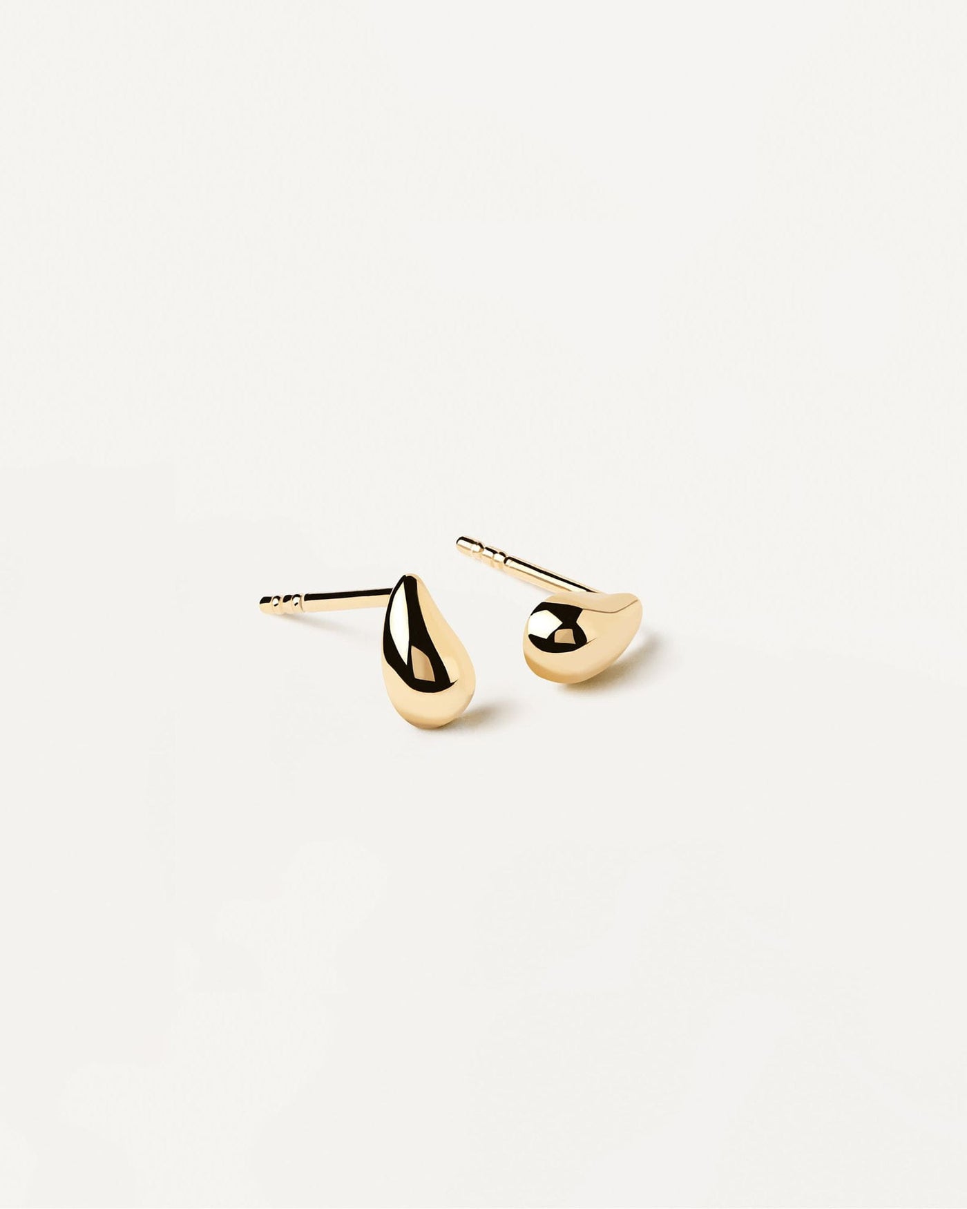 2024 Selection | Drop Earrings. Gold-plated silver earrings in drop shape. Get the latest arrival from PDPAOLA. Place your order safely and get this Best Seller. Free Shipping.