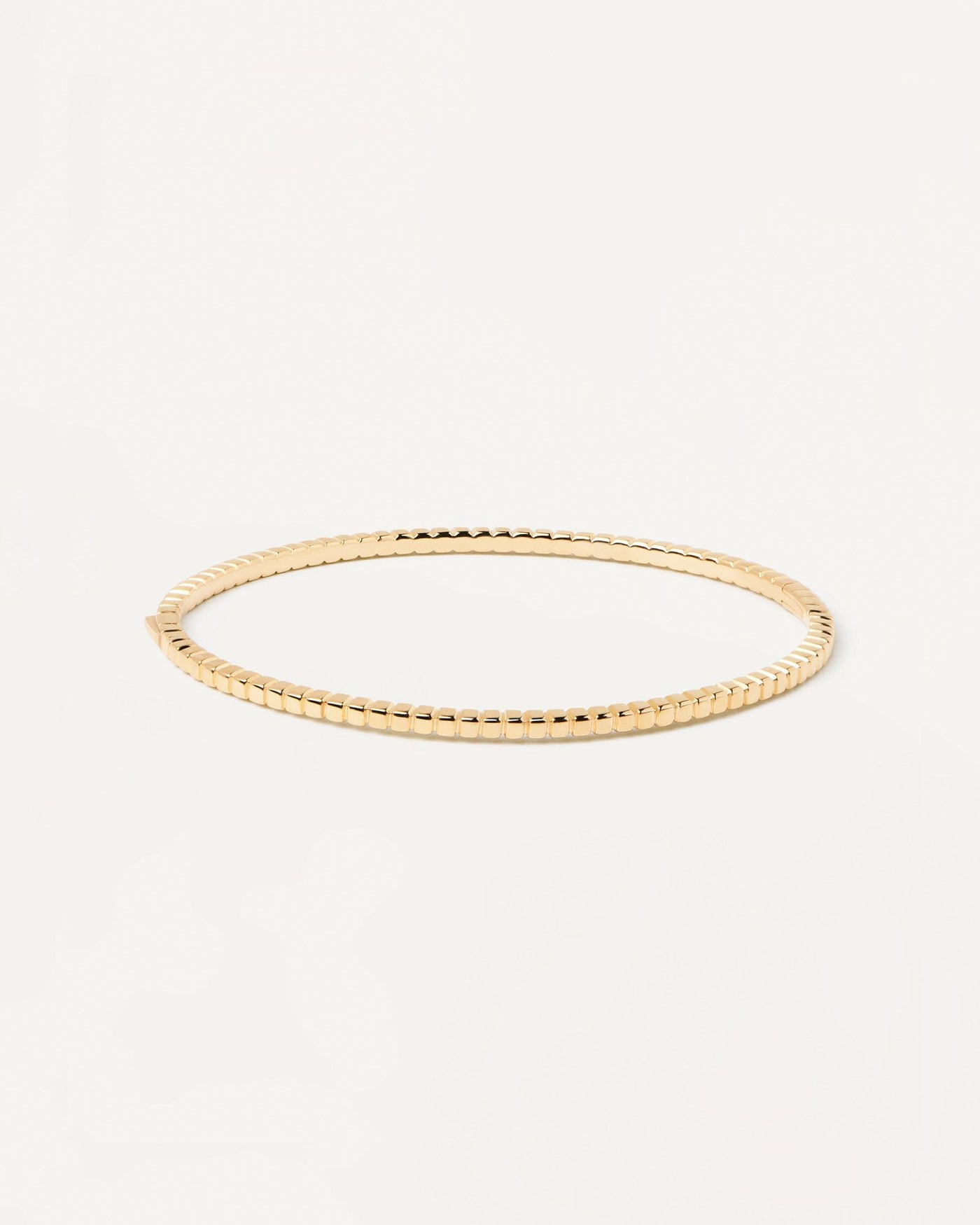 2024 Selection | Lea Bangle. Textured hinged rigid bracelet in gold-plated silver. Get the latest arrival from PDPAOLA. Place your order safely and get this Best Seller. Free Shipping.