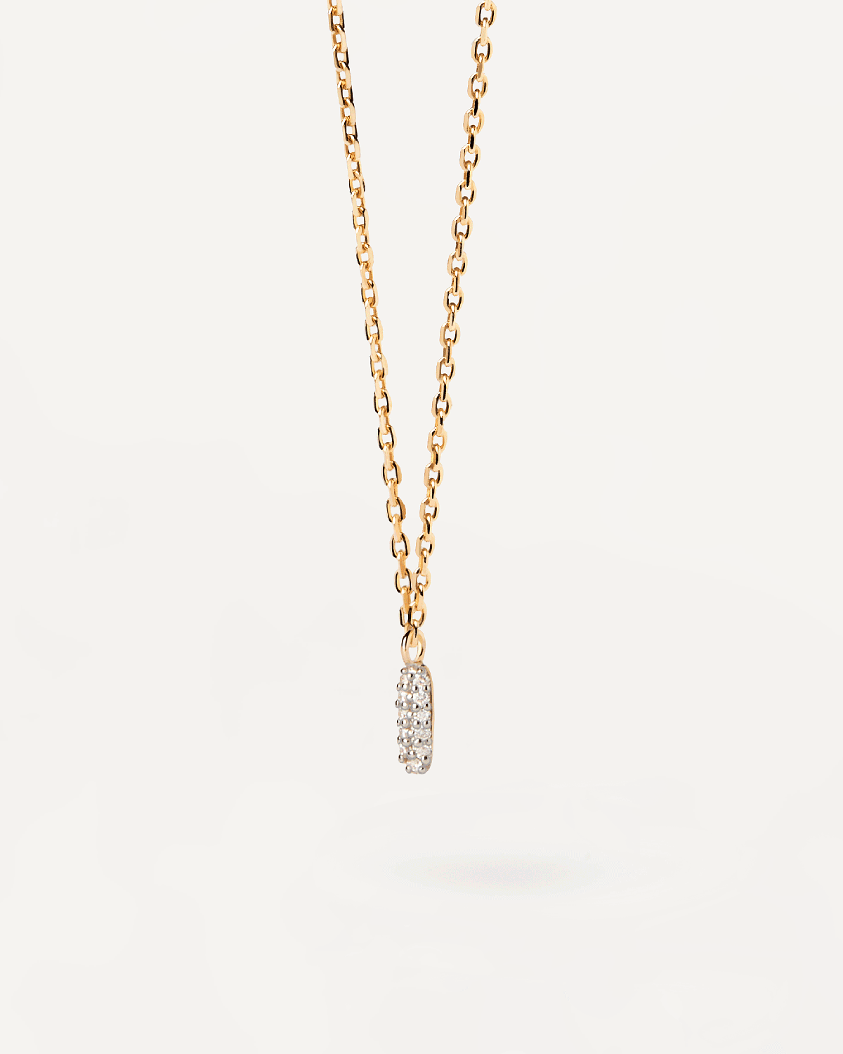 Diamonds and gold Pop necklace. Solid yellow gold chain necklace with oval shape pavé lab-grown diamonds of 0.04 carats . Get the latest arrival from PDPAOLA. Place your order safely and get this Best Seller.