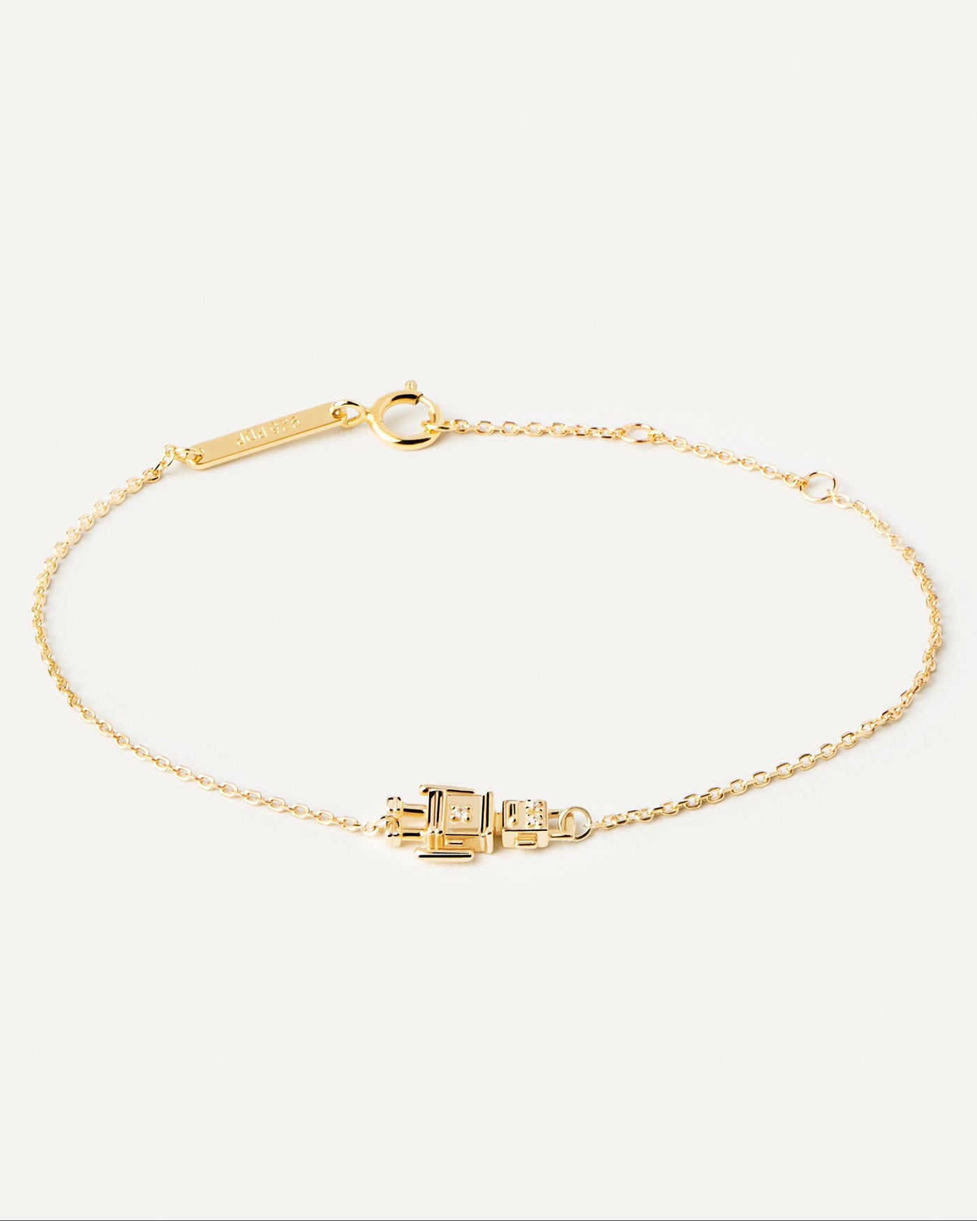 2024 Selection | Robert Bracelet. Dainty gold-plated silver bracelet with a robot motive. Get the latest arrival from PDPAOLA. Place your order safely and get this Best Seller. Free Shipping.